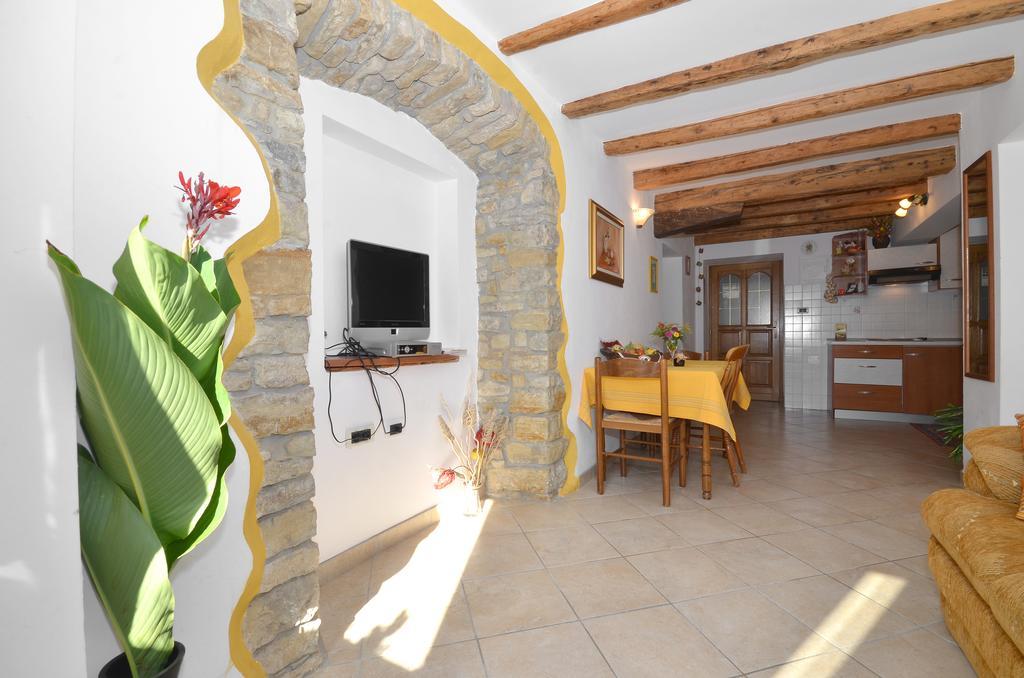 Bella Vista Apartments Motovun Room photo